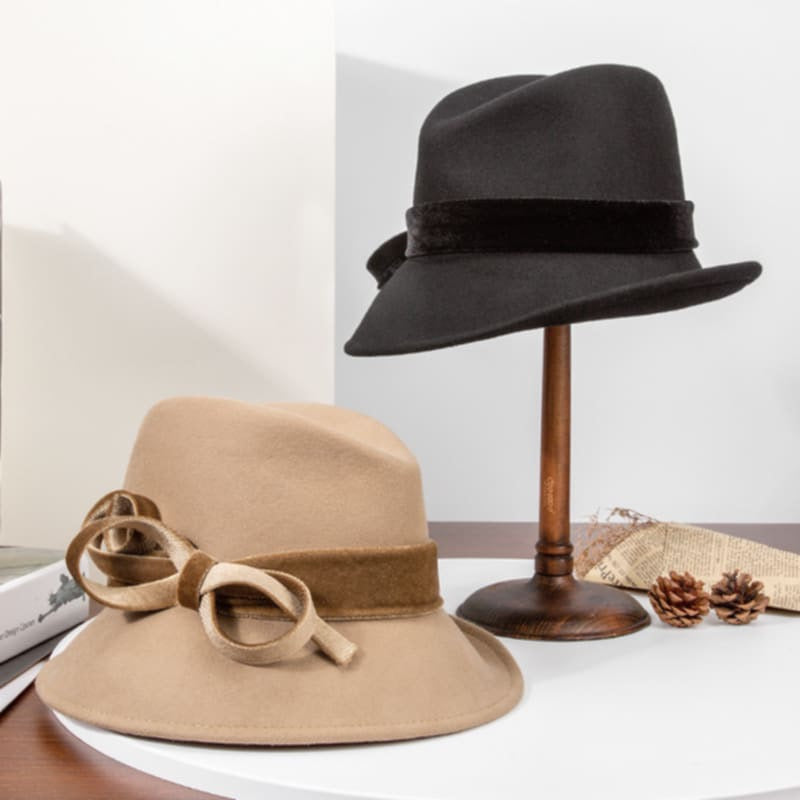 Beige Small/medium brim wool hat with tan trim