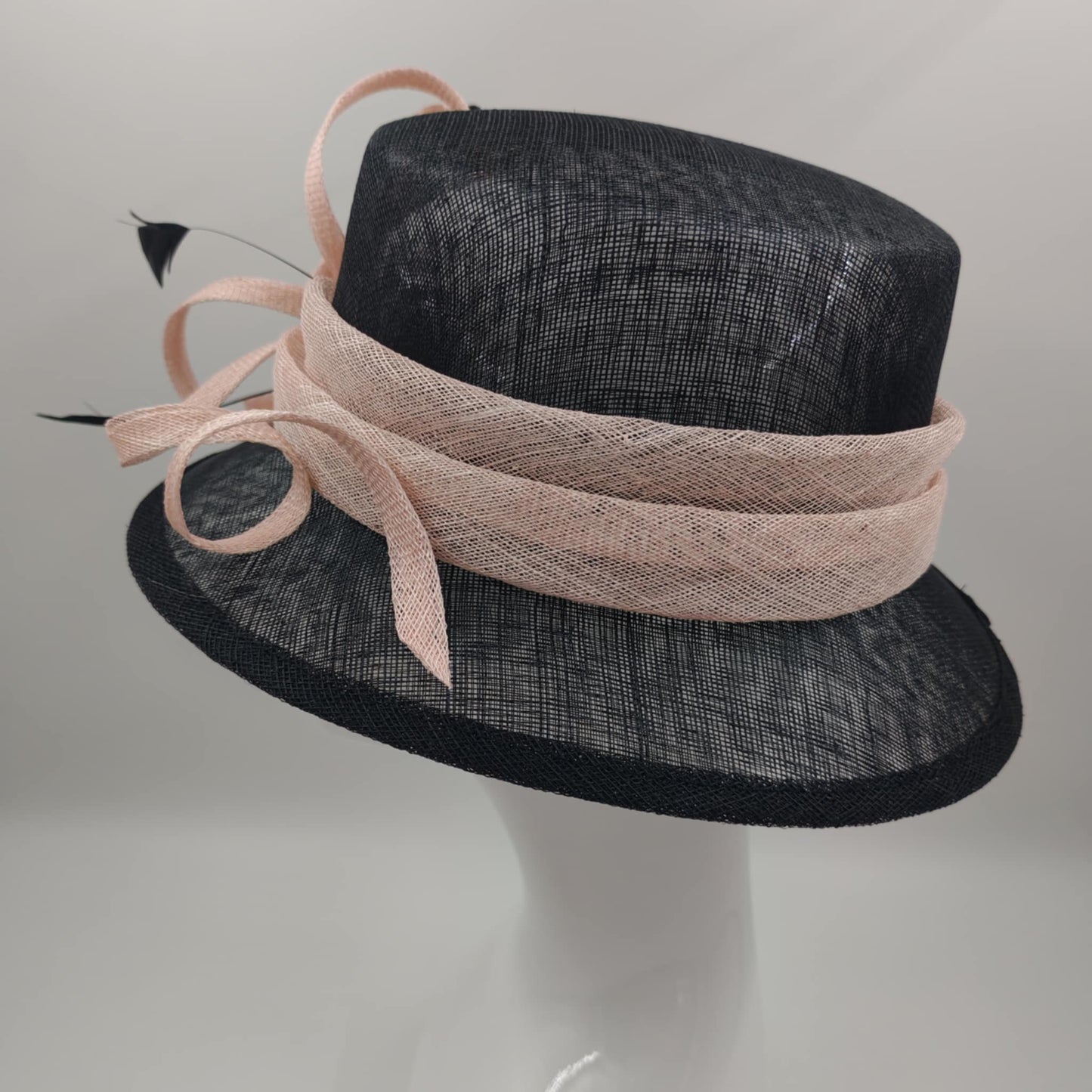 Black medium brim hat with rose gold trim