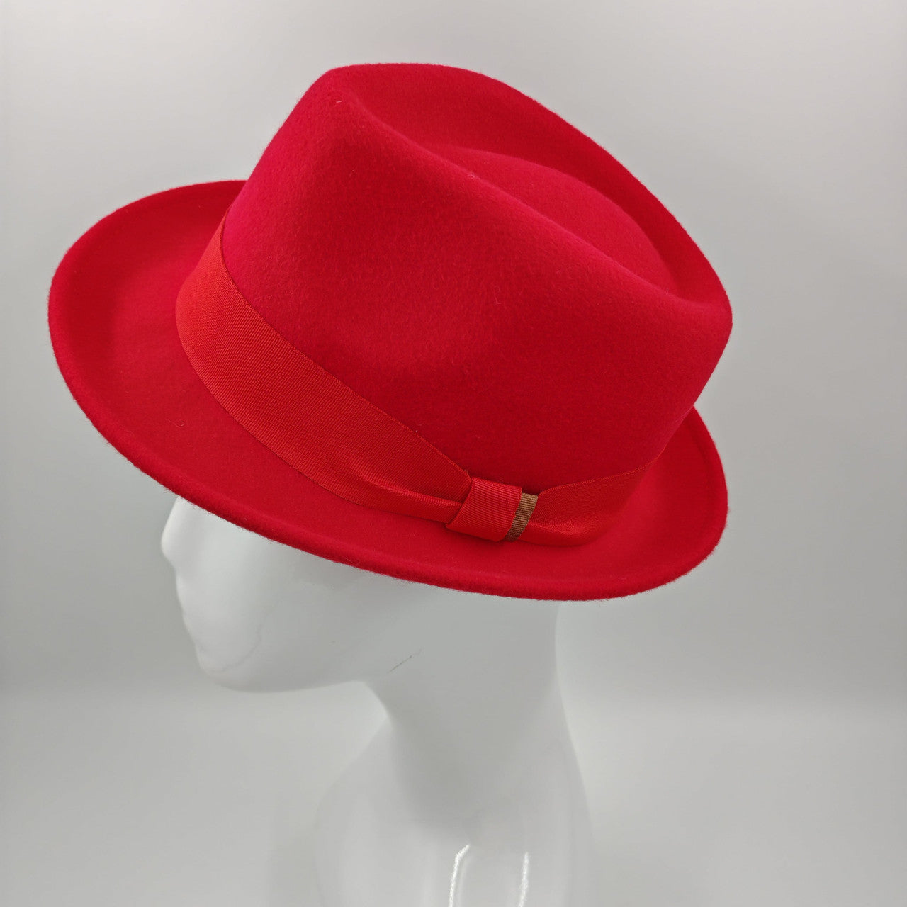 Red trilby wool hat