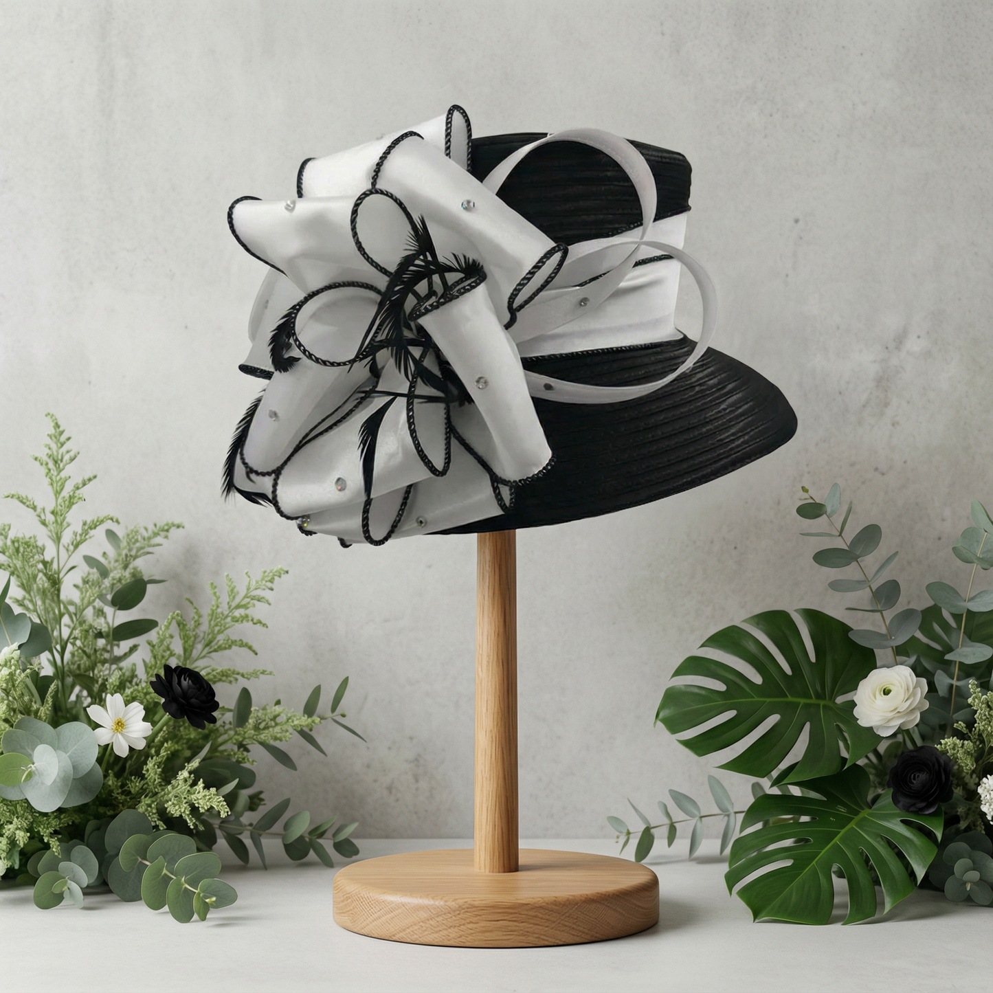 Black & Ivory Petite Brim Statement Hat