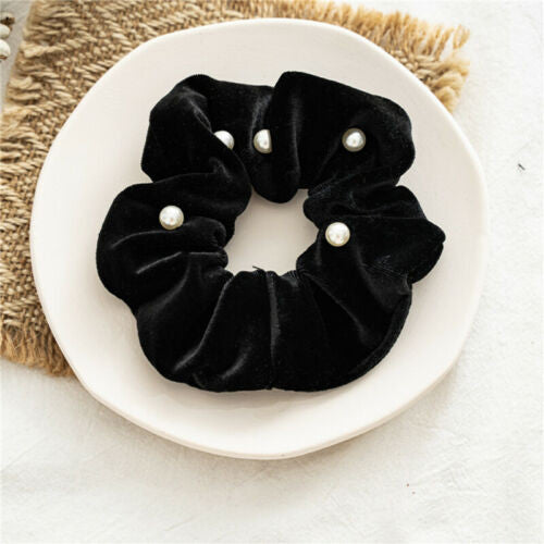 PEARL SATIN SCRUNCHIE BLACK